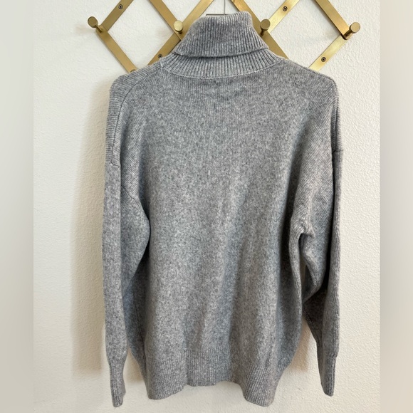 Calvin Klein Oversized turtleneck sweater grey Medium - Picture 7 of 7